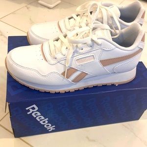 Brand New Reeboks Sneakers size 6.5